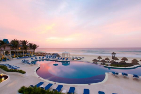 Гостиница Golden Parnassus Resort & Spa - All Inclusive (Adults Only)  Канку́н 